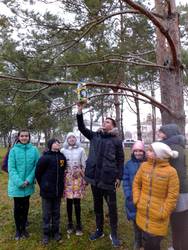 Каждой пичужке по кормушке